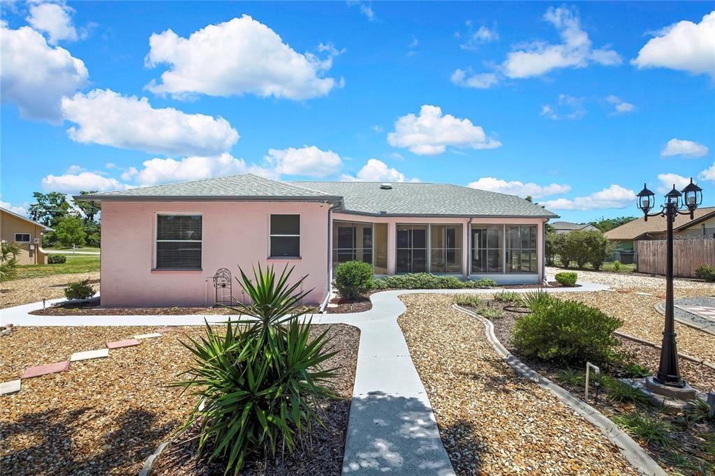 For Rent: $1,995 (3 beds, 2 baths, 1756 Square Feet)
