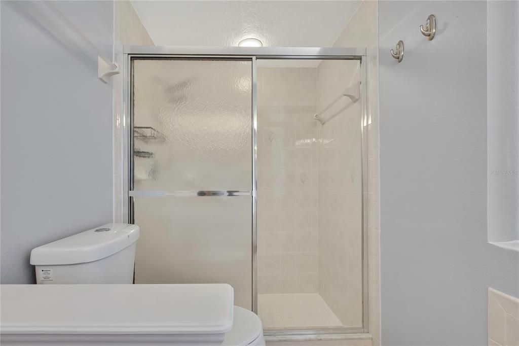 For Rent: $1,995 (3 beds, 2 baths, 1756 Square Feet)
