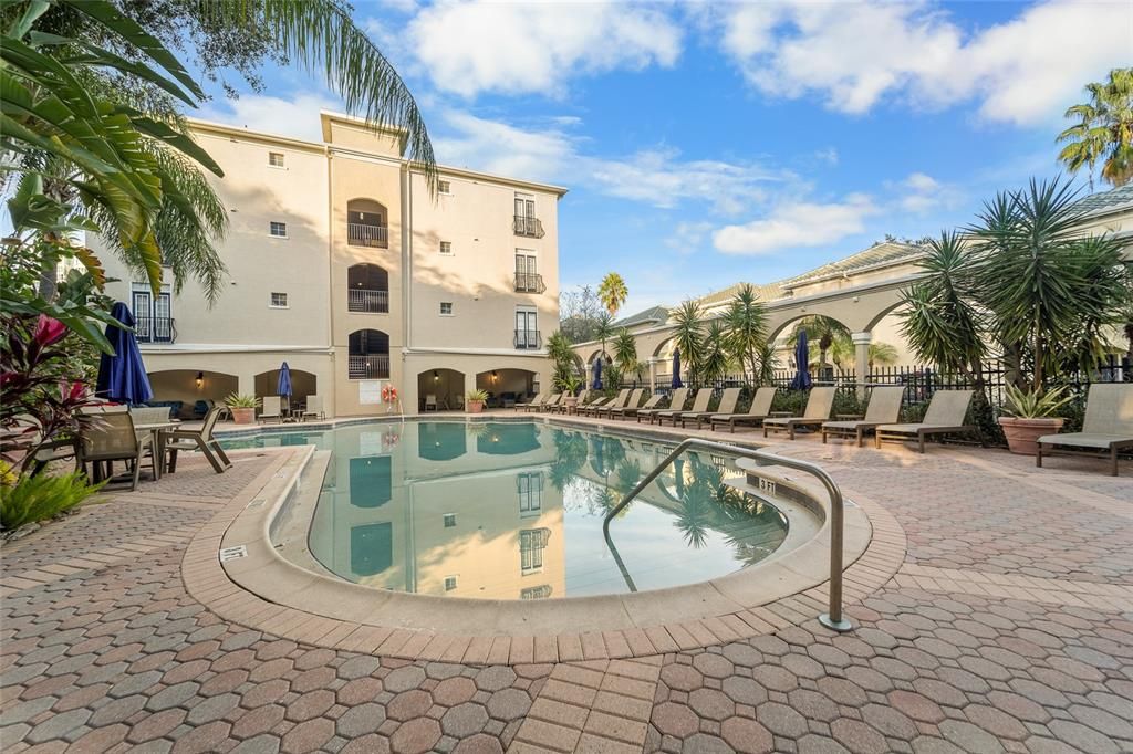 En Venta: $549,750 (3 camas, 3 baños, 1777 Pies cuadrados)