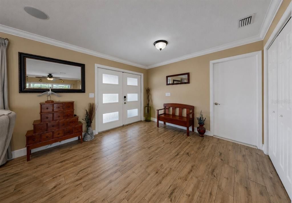 For Sale: $975,000 (4 beds, 2 baths, 1990 Square Feet)