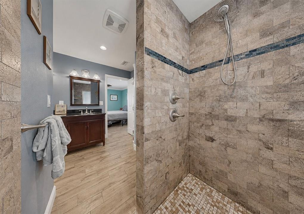For Sale: $975,000 (4 beds, 2 baths, 1990 Square Feet)