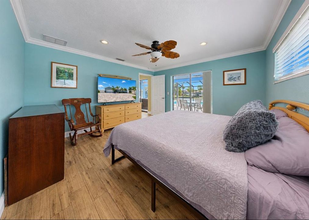 For Sale: $975,000 (4 beds, 2 baths, 1990 Square Feet)