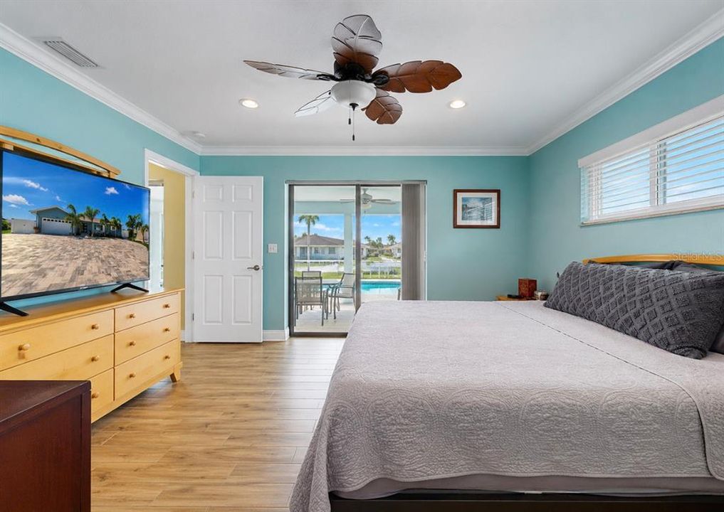 For Sale: $975,000 (4 beds, 2 baths, 1990 Square Feet)