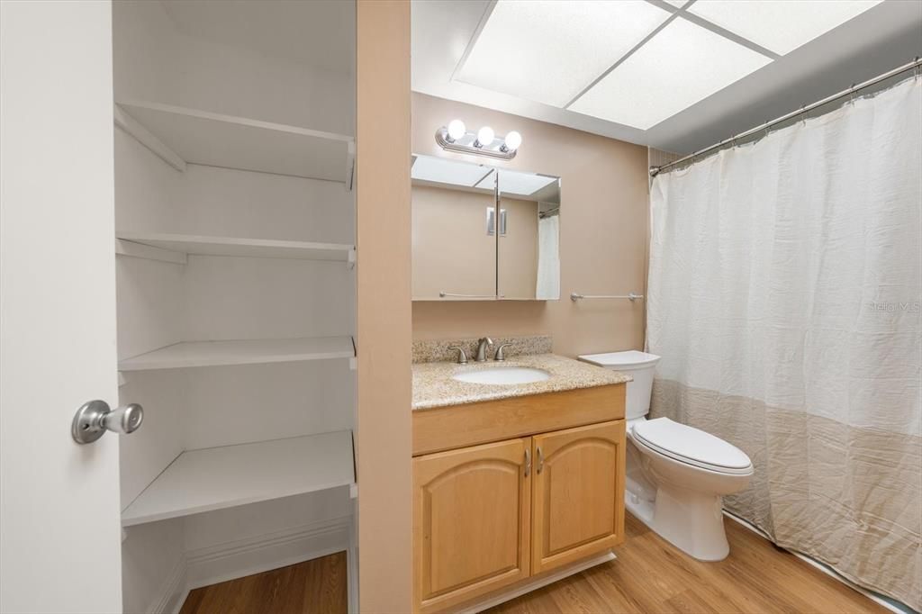 На продажу: $145,000 (1 спален, 1 ванн, 630 Квадратных фут)