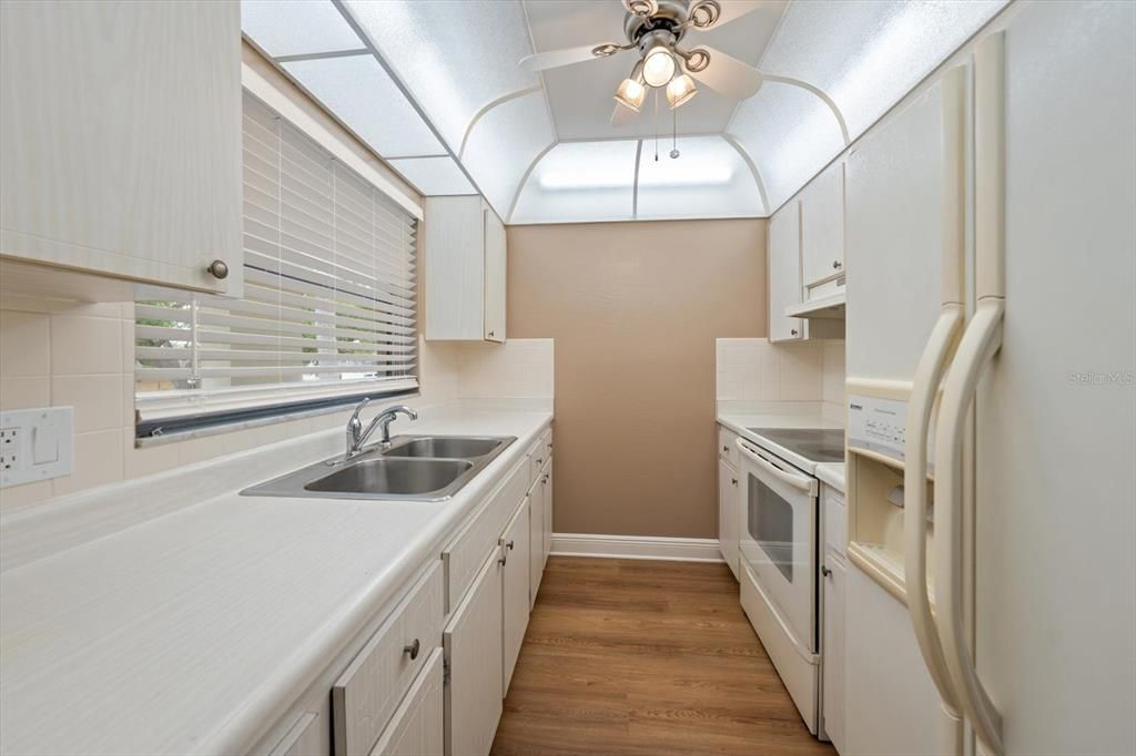 На продажу: $145,000 (1 спален, 1 ванн, 630 Квадратных фут)