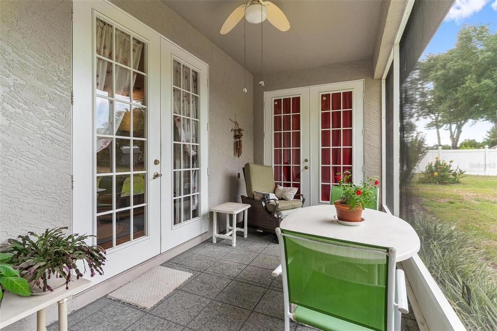 En Venta: $365,000 (4 camas, 3 baños, 2033 Pies cuadrados)