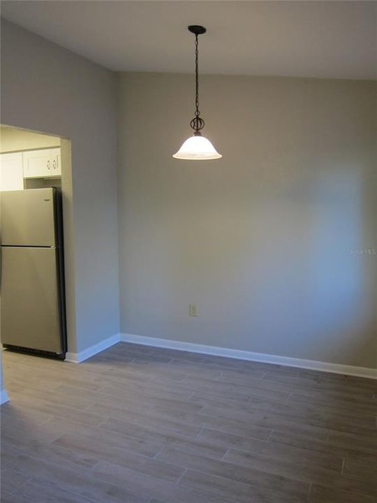 For Rent: $1,050 (2 beds, 1 baths, 822 Square Feet)