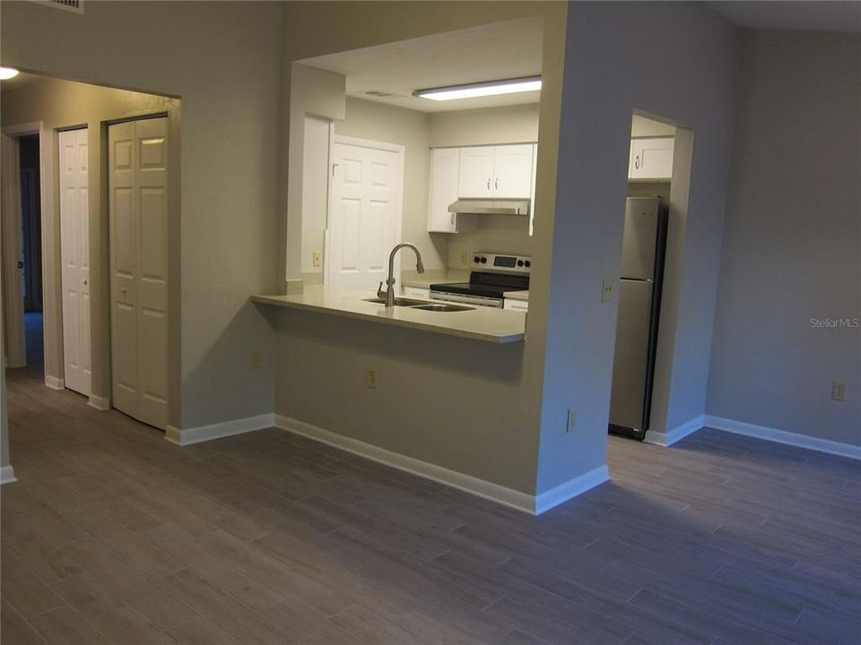 For Rent: $1,050 (2 beds, 1 baths, 822 Square Feet)