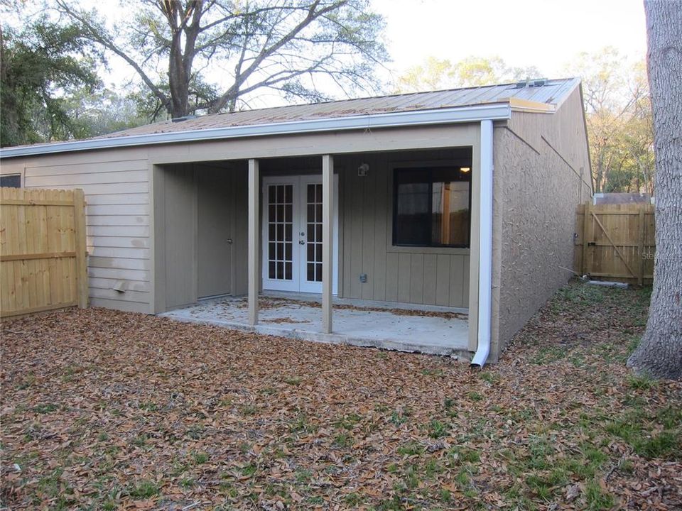 For Rent: $1,050 (2 beds, 1 baths, 822 Square Feet)