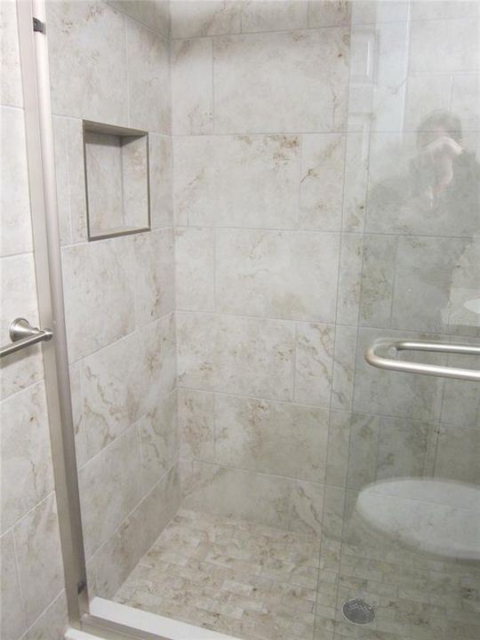 For Rent: $1,050 (2 beds, 1 baths, 822 Square Feet)