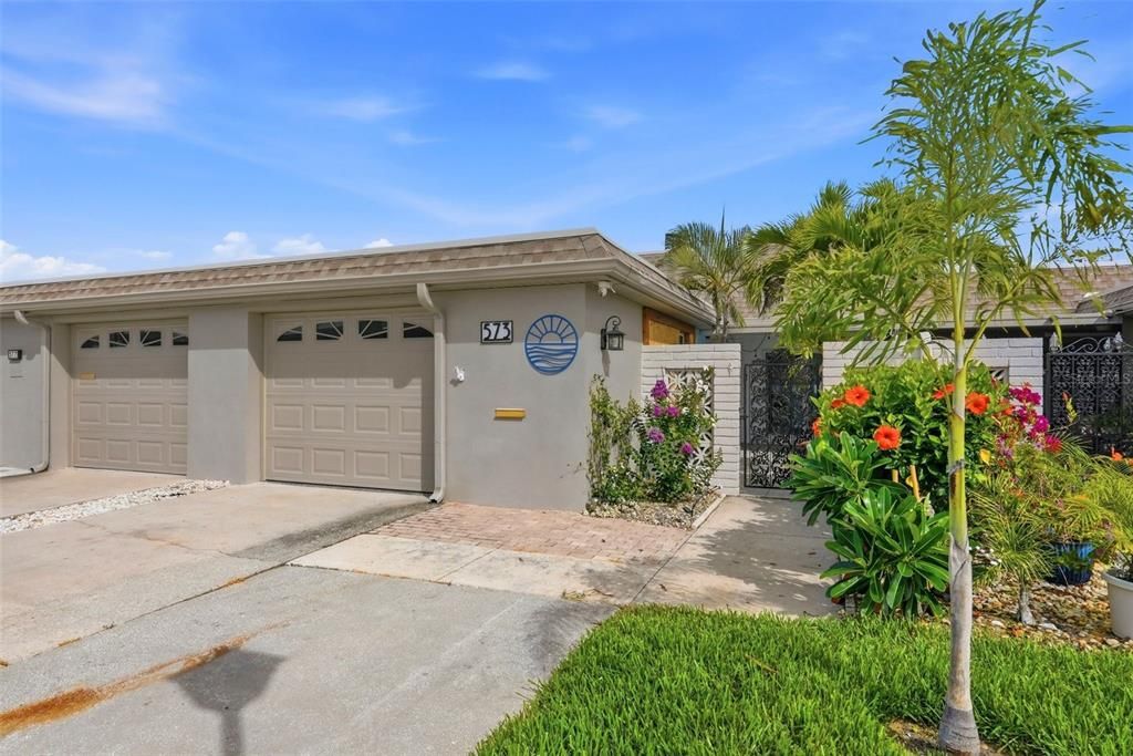 For Sale: $630,000 (2 beds, 2 baths, 1650 Square Feet)