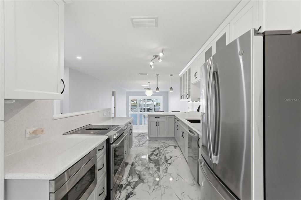 For Sale: $630,000 (2 beds, 2 baths, 1650 Square Feet)