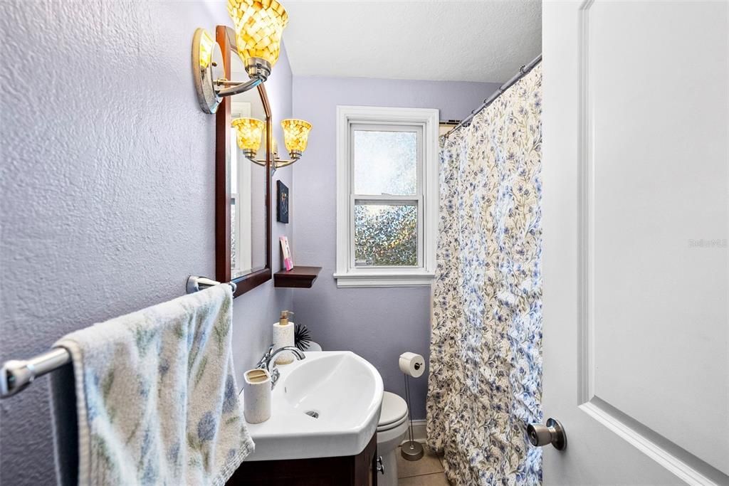 For Sale: $349,000 (3 beds, 2 baths, 1016 Square Feet)