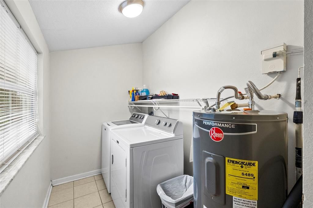 For Sale: $349,000 (3 beds, 2 baths, 1016 Square Feet)