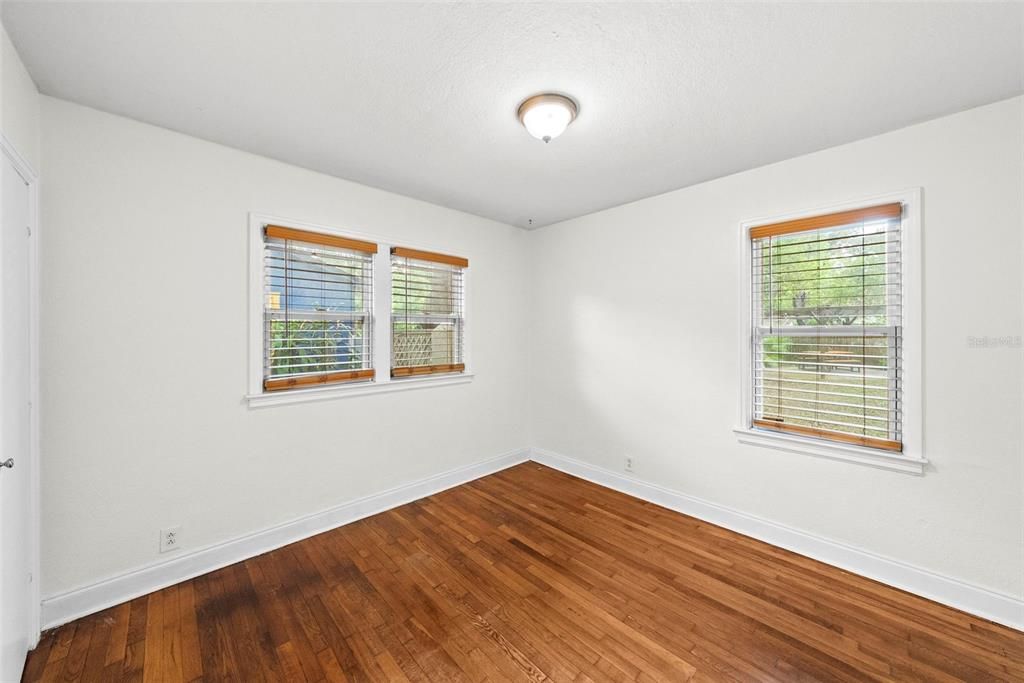 For Sale: $349,000 (3 beds, 2 baths, 1016 Square Feet)