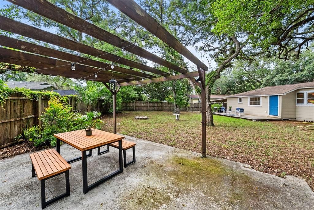 For Sale: $349,000 (3 beds, 2 baths, 1016 Square Feet)