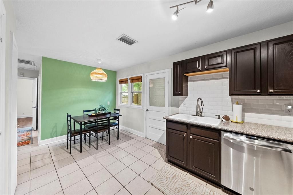 For Sale: $349,000 (3 beds, 2 baths, 1016 Square Feet)