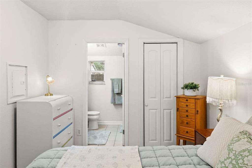 For Sale: $349,000 (3 beds, 2 baths, 1016 Square Feet)