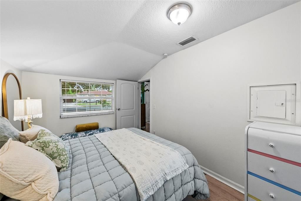 For Sale: $349,000 (3 beds, 2 baths, 1016 Square Feet)
