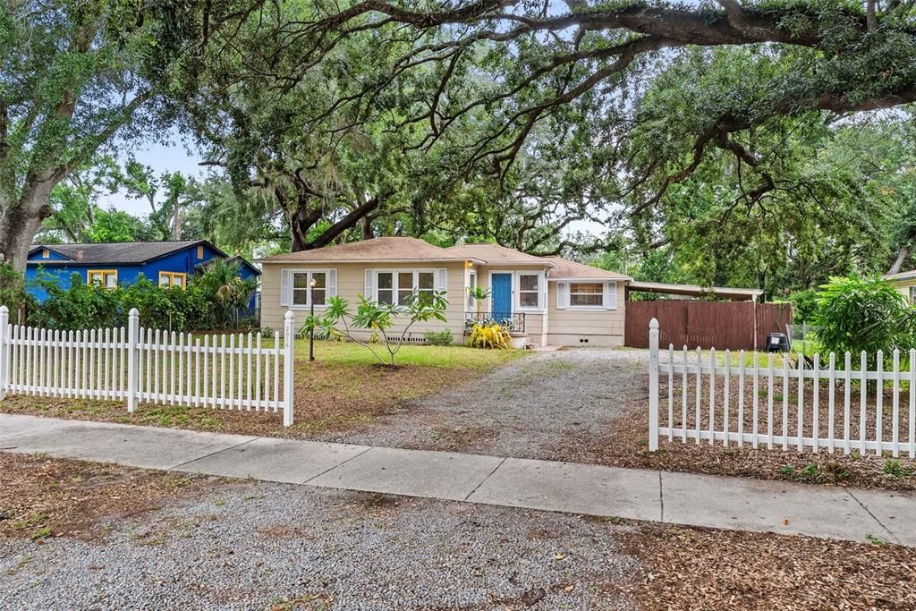 For Sale: $349,000 (3 beds, 2 baths, 1016 Square Feet)