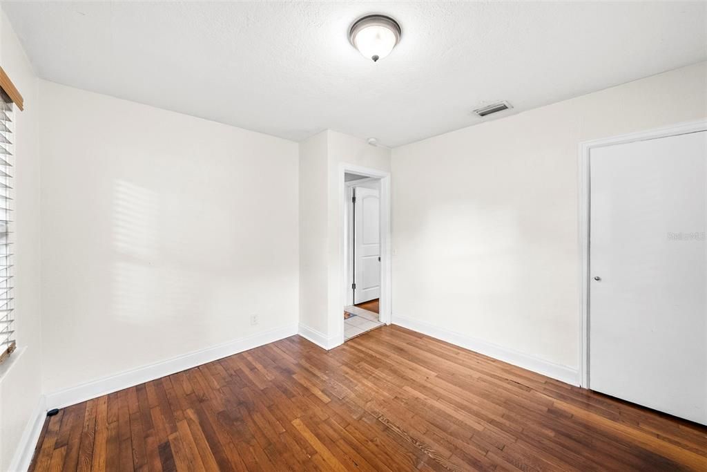 For Sale: $349,000 (3 beds, 2 baths, 1016 Square Feet)