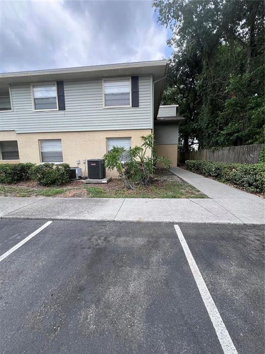 For Rent: $1,900 (3 beds, 2 baths, 1175 Square Feet)