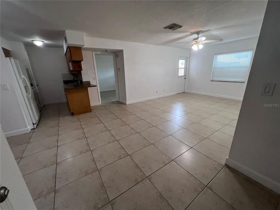 For Rent: $1,900 (3 beds, 2 baths, 1175 Square Feet)