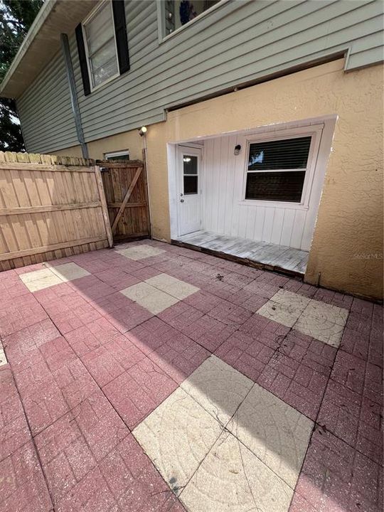 For Rent: $1,900 (3 beds, 2 baths, 1175 Square Feet)