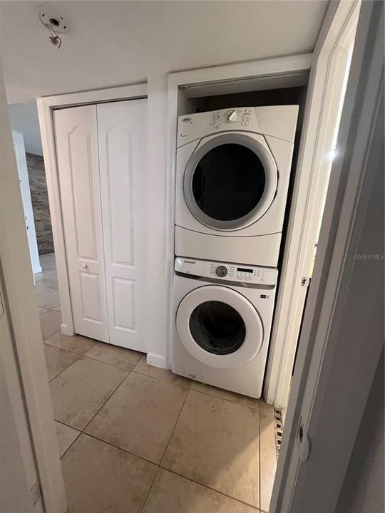 For Rent: $1,900 (3 beds, 2 baths, 1175 Square Feet)