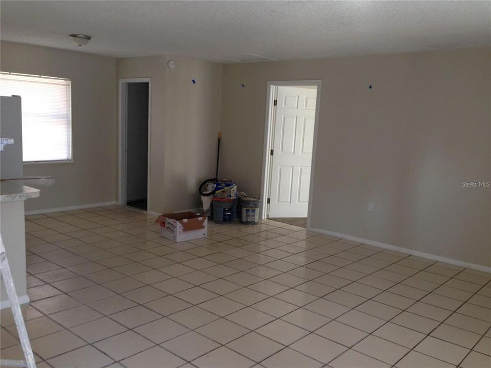 For Rent: $2,000 (4 beds, 2 baths, 1368 Square Feet)