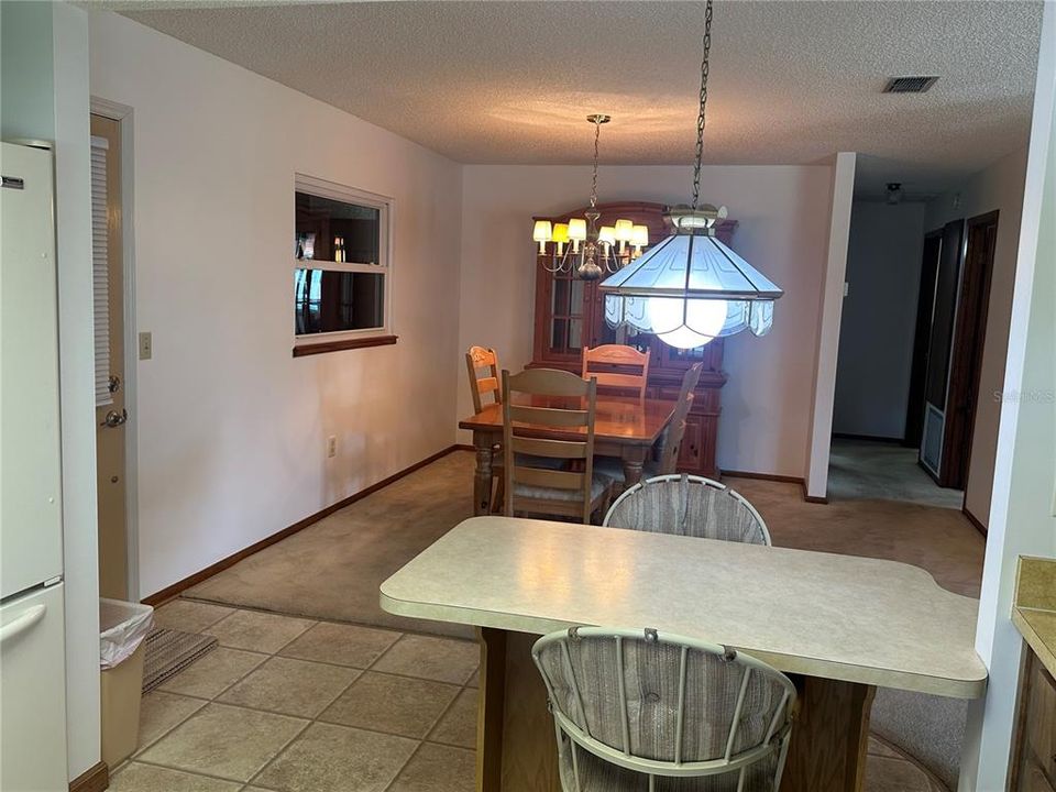 For Sale: $155,900 (2 beds, 2 baths, 1144 Square Feet)