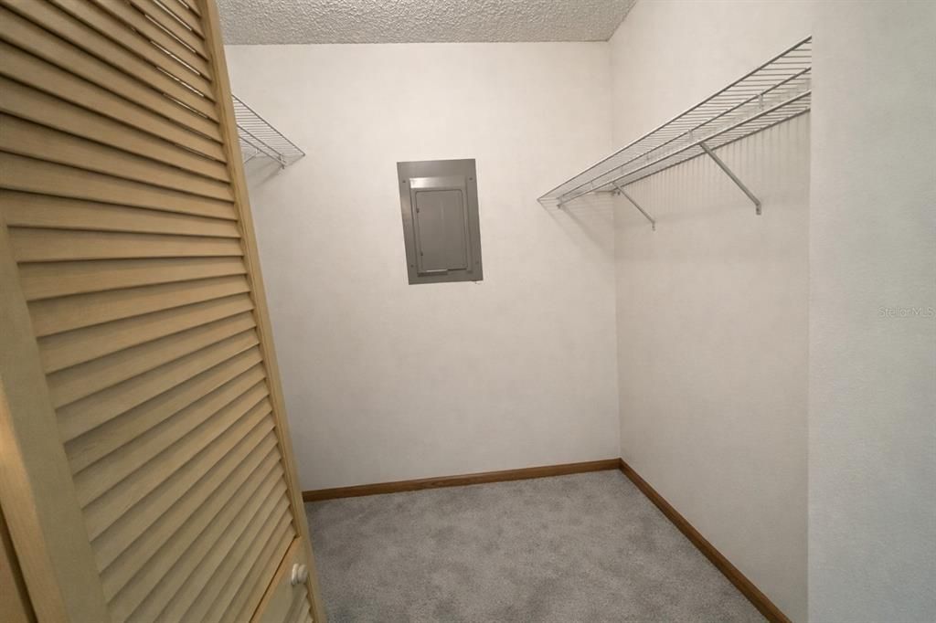 For Sale: $155,900 (2 beds, 2 baths, 1144 Square Feet)