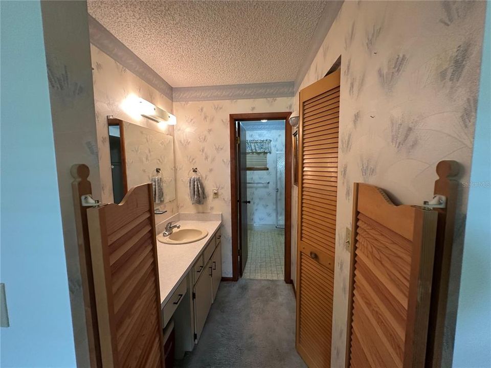 For Sale: $155,900 (2 beds, 2 baths, 1144 Square Feet)
