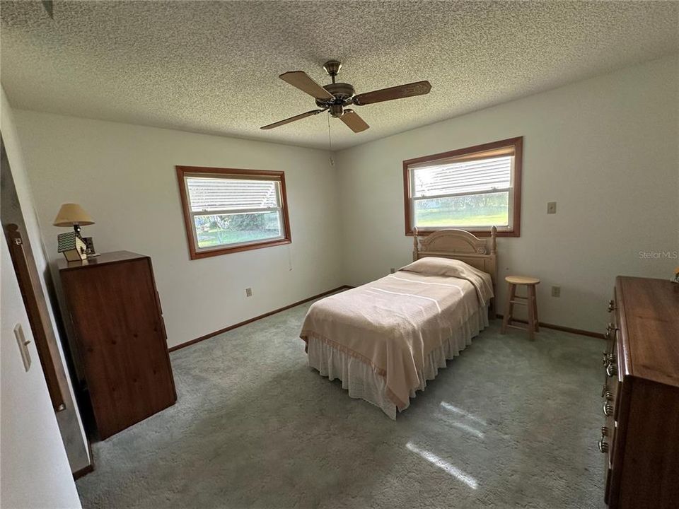 For Sale: $155,900 (2 beds, 2 baths, 1144 Square Feet)