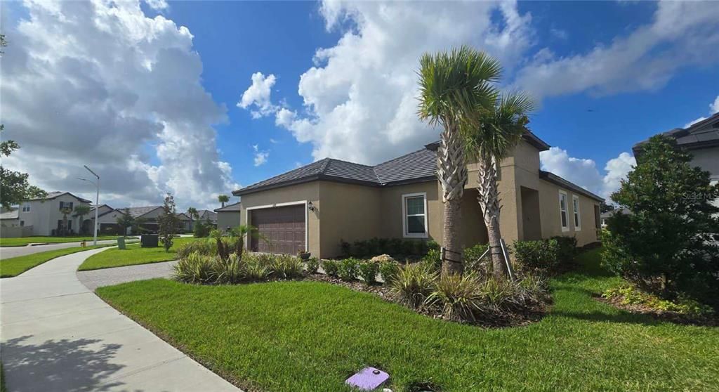 For Rent: $2,950 (3 beds, 2 baths, 1770 Square Feet)