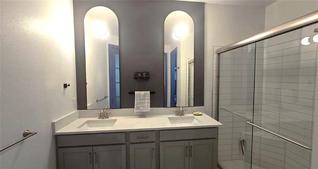 For Rent: $2,950 (3 beds, 2 baths, 1770 Square Feet)