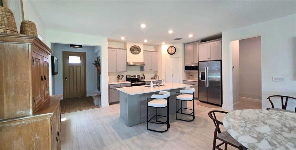 For Rent: $2,950 (3 beds, 2 baths, 1770 Square Feet)