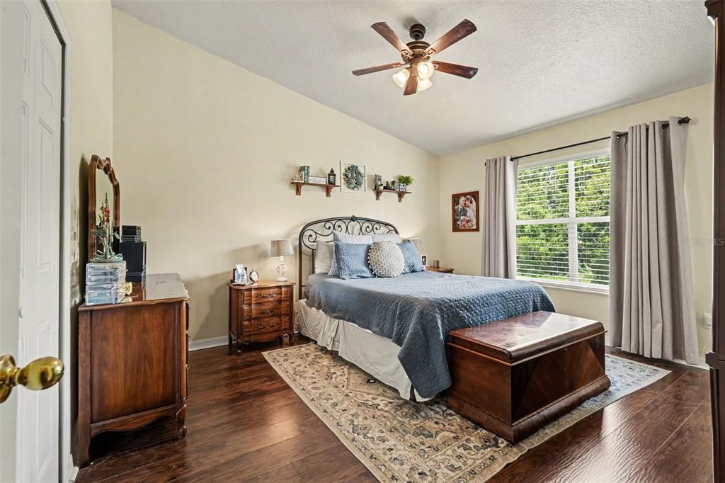 For Sale: $250,000 (3 beds, 3 baths, 1478 Square Feet)