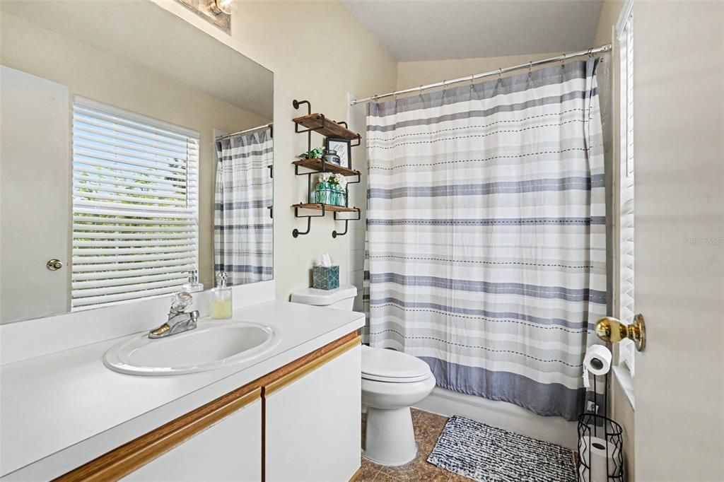 For Sale: $250,000 (3 beds, 3 baths, 1478 Square Feet)