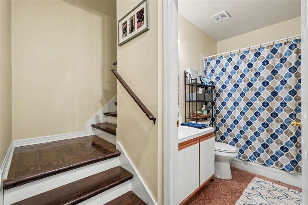 For Sale: $250,000 (3 beds, 3 baths, 1478 Square Feet)