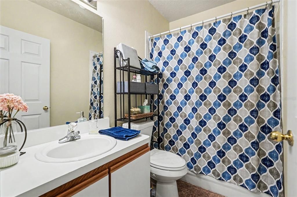 For Sale: $250,000 (3 beds, 3 baths, 1478 Square Feet)