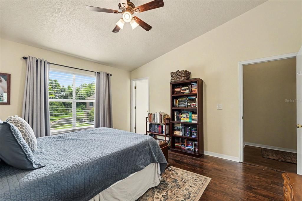 For Sale: $250,000 (3 beds, 3 baths, 1478 Square Feet)