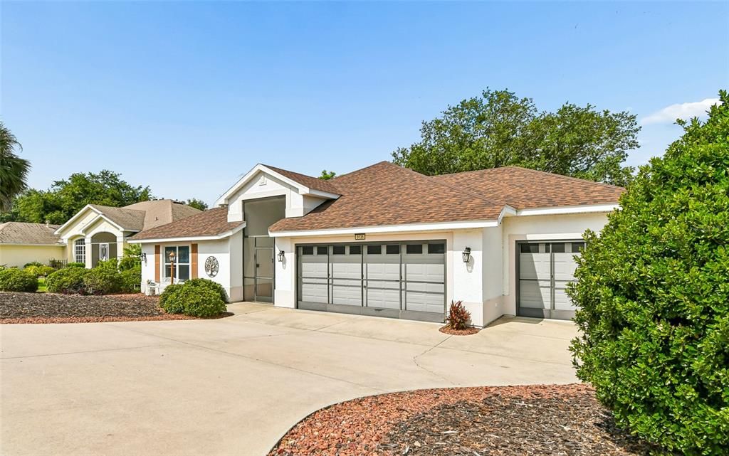 For Sale: $375,000 (3 beds, 3 baths, 2117 Square Feet)
