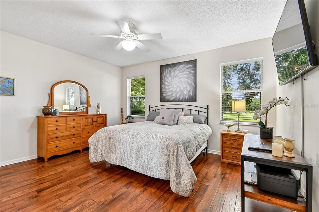 For Sale: $375,000 (3 beds, 3 baths, 2117 Square Feet)