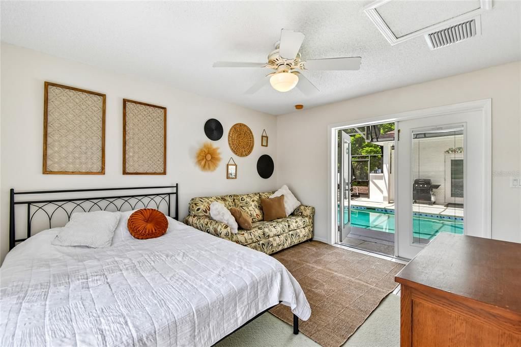 For Sale: $375,000 (3 beds, 3 baths, 2117 Square Feet)