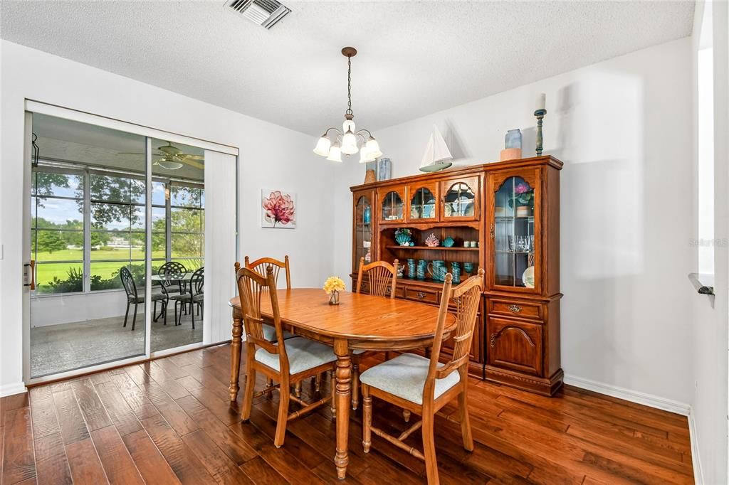 For Sale: $375,000 (3 beds, 3 baths, 2117 Square Feet)