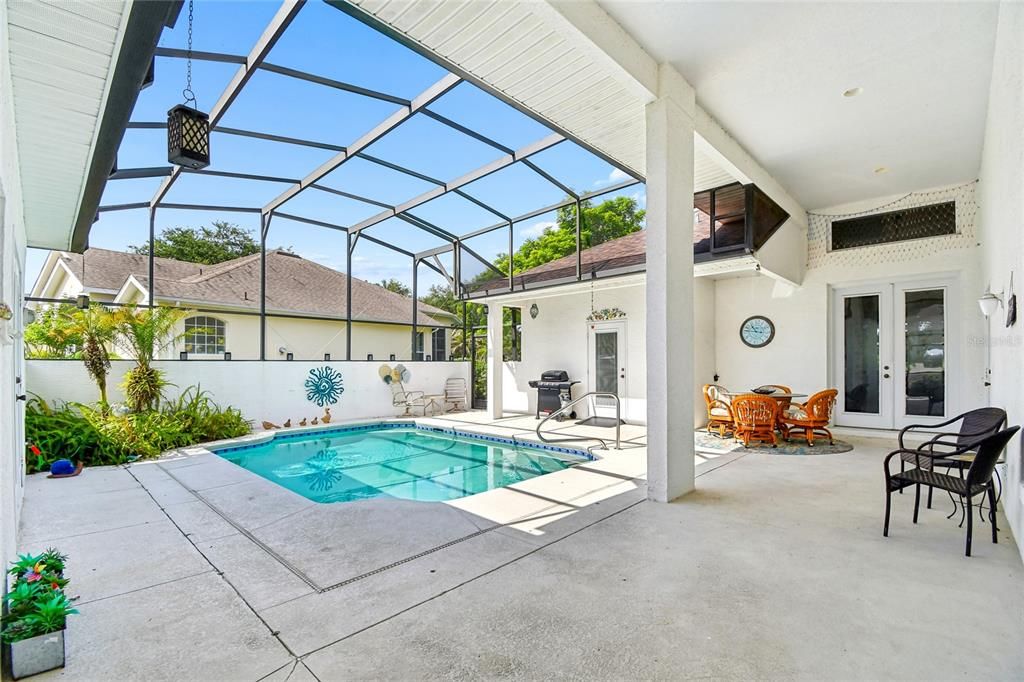 For Sale: $375,000 (3 beds, 3 baths, 2117 Square Feet)
