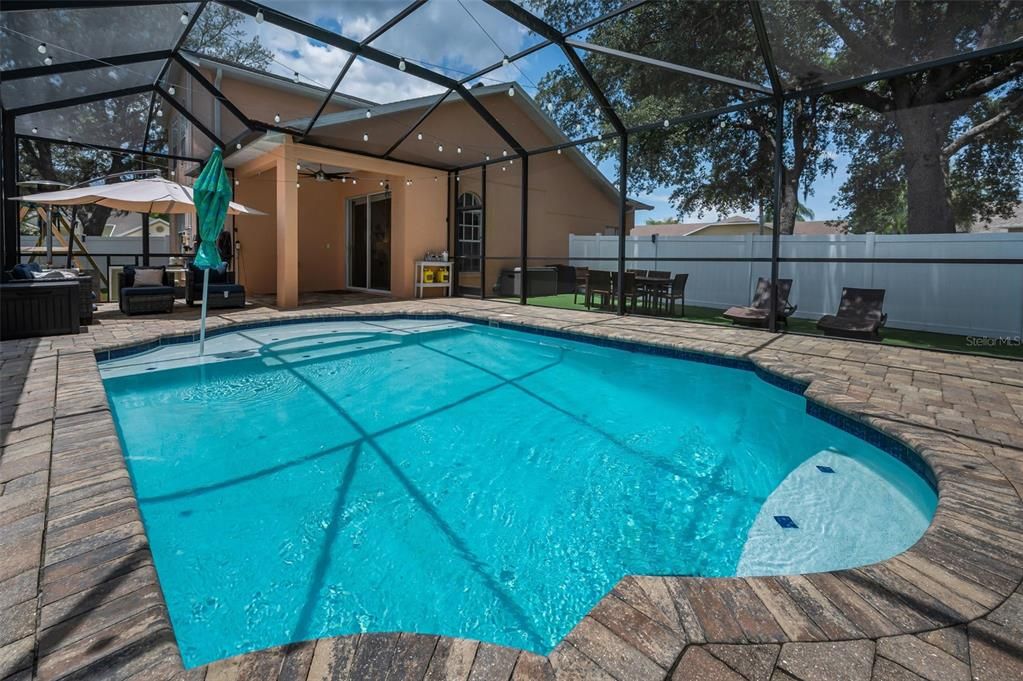 For Sale: $470,000 (3 beds, 2 baths, 1947 Square Feet)