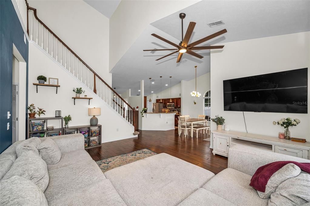 For Sale: $470,000 (3 beds, 2 baths, 1947 Square Feet)