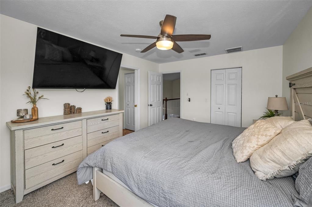 For Sale: $470,000 (3 beds, 2 baths, 1947 Square Feet)